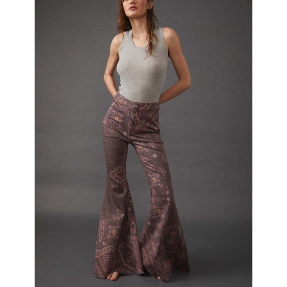 🎉LAST CHANCE🎉 FREE PEOPLE Just Float On Printed Flare Jeans / Chocolate Combo - Picture 6 of 14